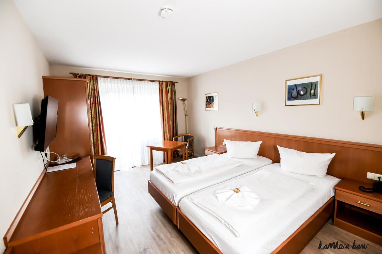 Hotel Blutenburg Munich Exterior photo