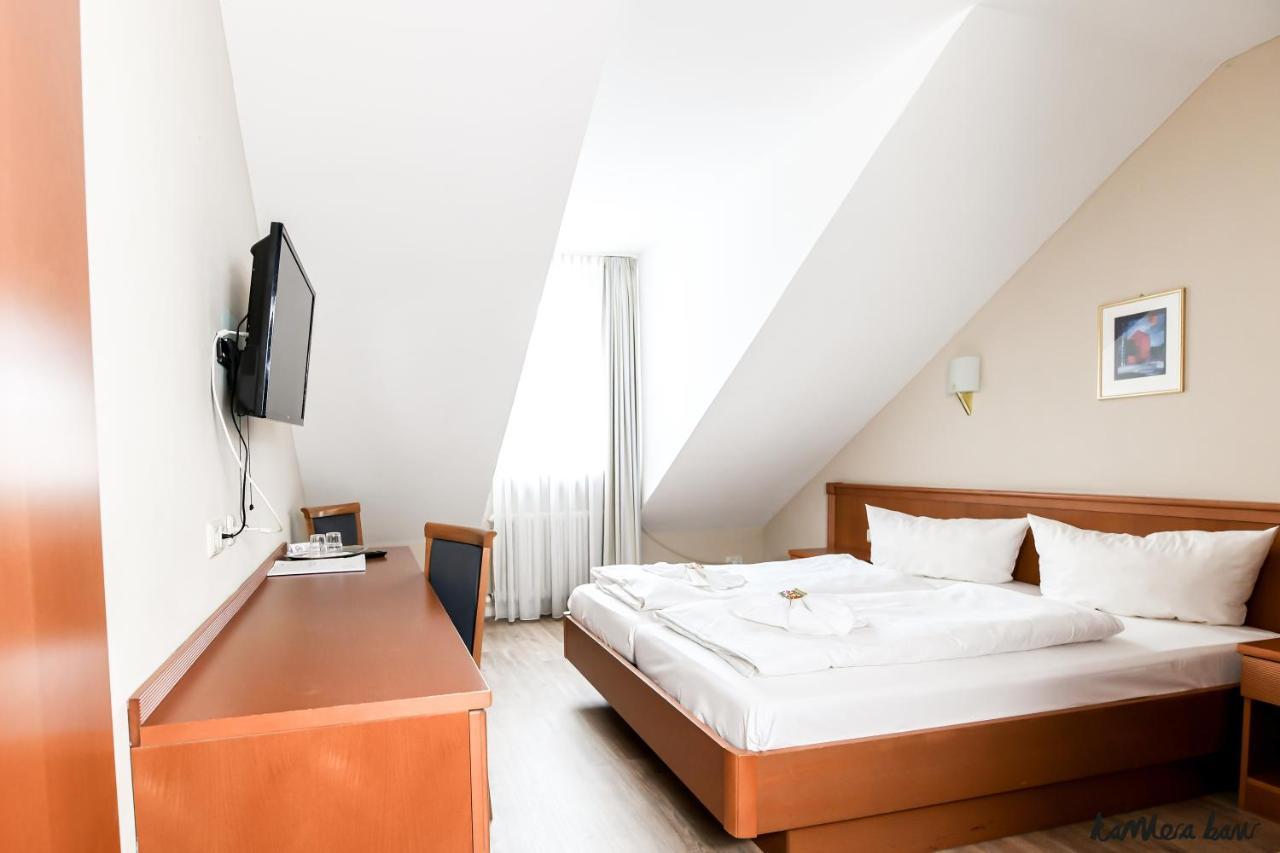 Hotel Blutenburg Munich Exterior photo